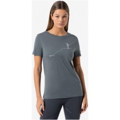 Koszulka z krótkim rękawkiem damska SUPER.NATURAL Bergglück Losee Tee. Niebieskie koszulki sportowe damskie super.natural, bez wzorów, bez kołnierzyka, bez ramiączek. Za 216.50 zł.