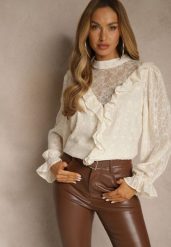 Beżowa Bluzka z Koronką i Falbankami Zdobiona Metalicznymi Przeszyciami Aliafera. Brązowe bluzki damskie Renee, l, z aplikacjami, z koronki, bez kołnierzyka, bez ramiączek. Za 99.99 zł.