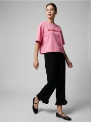 Bawełniana koszulka z napisem LA BRIOCHE - różowy. Czerwone t-shirty damskie Sinsay, l, bez wzorów, z bawełny, bez kołnierzyka. Za 25.99 zł.