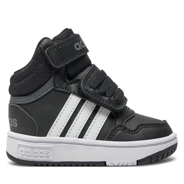 Sneakersy adidas. Białe trampki i tenisówki chłopięce Adidas, bez wzorów, bez zapięcia. Za 199.99 zł.