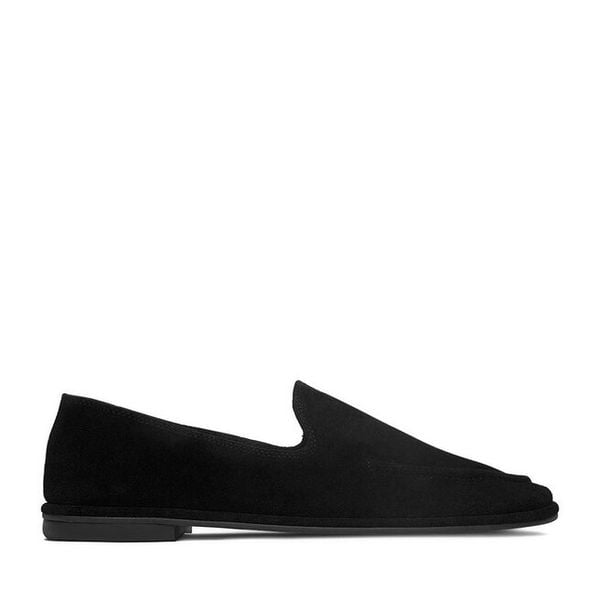 Lordsy GINO ROSSI. Czarne mokasyny damskie Gino Rossi. Za 239.99 zł.