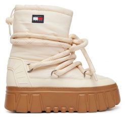 Śniegowce Tommy Jeans. Białe śniegowce i trapery damskie Tommy Jeans, z jeansu. Za 649.99 zł.
