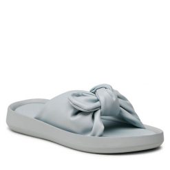 Klapki Jenny Fairy. Niebieskie klapki damskie Jenny Fairy, bez wzorów, bez obcasa. Za 99.99 zł.