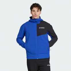 Kurtka Terrex Multi Softshell. Czarne kurtki męskie Adidas, m, bez wzorów, z materiału, trekkingowe. Za 508.30 zł.