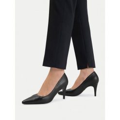 Szpilki GINO ROSSI. Czarne szpilki damskie Gino Rossi, bez wzorów, bez obcasa, bez zapięcia. Za 299.99 zł.