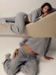4F Spodnie dresowe joggery damskie - szare S. Szare spodnie dresowe damskie 4f, s, bez wzorów, z dresówki. Za 169.99 zł.