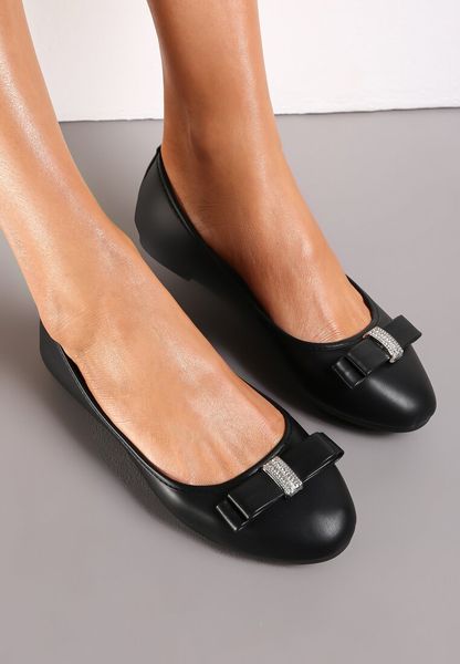 Czarne Balerinki z Ozdobną Kokardką z Cyrkoniami Ferniendha. Czarne baleriny damskie Renee, bez wzorów, eleganckie, bez obcasa. Za 54.99 zł.