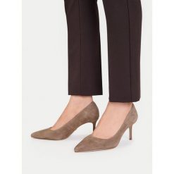 Szpilki GINO ROSSI. Brązowe szpilki damskie Gino Rossi, bez wzorów, bez obcasa, bez zapięcia. Za 279.99 zł.