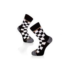 Aktywny styl życia Bawełniane skarpetki SQUARES Biało-czarne. Czarne skarpety damskie TRY TO FLY, bez wzorów, z bawełny. Za 59.75 zł.