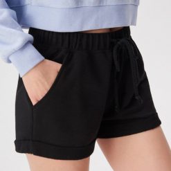 Szorty dresowe - Czarny. Szorty damskie marki Sinsay. Za 39.99 zł.