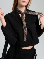 Chusta w panterkę - wielobarwny. Szaliki i chusty damskie Sinsay, bez wzorów. Za 9.99 zł.