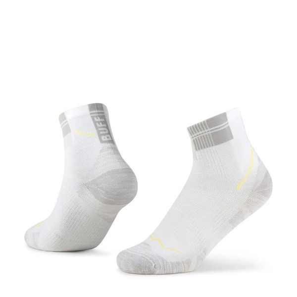 Skarpety biegowe Buff Coolnet Quarter Sock CQ. Białe skarpety damskie Buff, bez wzorów. Za 83.99 zł.