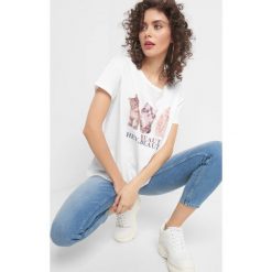 T-shirt oversize z nadrukiem. T-shirty damskie marki Orsay. W wyprzedaży za 20.00 zł.