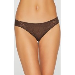 Triumph - Figi Body Make-up Blossom Tai. Różowe figi damskie Triumph. Za 79.90 zł.