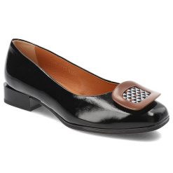 Czarne Czółenka Armodo Eleganckie Obuwie Damskie Z Broszką. Czarne czółenka damskie Armodo, bez wzorów, z materiału, eleganckie, bez obcasa, na obcasie, bez zapięcia. Za 409.00 zł.