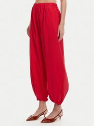 PINKO Spodnie materiałowe 105210 A2LD Czerwony Relaxed Fit. Czerwone spodnie materiałowe damskie Pinko, l, bez wzorów, z bawełny. Za 489.99 zł.