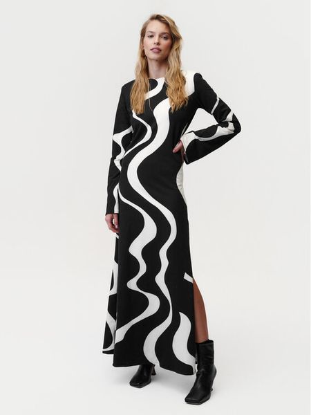 Undress Code Sukienka codzienna Paloma 755 Czarny Regular Fit. Czarne sukienki damskie Undress Code, na co dzień, s, bez wzorów, z bawełny, bez kołnierzyka, bez ramiączek, proste. Za 509.99 zł.