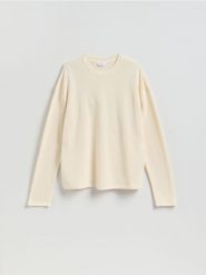 Ażurowy longsleeve - złamana biel. Bluzki z długim rękawem męskie Reserved, l, w ażurowe wzory, z dzianiny, bez kołnierzyka. Za 89.99 zł.