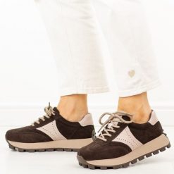 Brązowe skórzane sneakersy damskie Filippo Dp7976/26. Brązowe obuwie sportowe damskie Filippo, bez wzorów, z dzianiny. Za 269.00 zł.