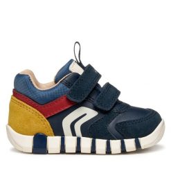 Sneakersy Geox. Niebieskie trampki i tenisówki chłopięce Geox, bez wzorów, bez zapięcia. Za 199.99 zł.