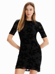 Desigual Sukienka codzienna Oxford 23SWVK19 Czarny Slim Fit. Czarne sukienki damskie Desigual, na co dzień, l, bez wzorów, z syntetyku, bez kołnierzyka, bez ramiączek, proste. Za 489.99 zł.