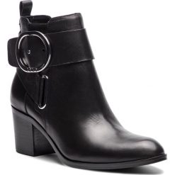 Botki DKNY - Telo Ankle Boot W K2856362 Black. Kozaki damskie marki DKNY. W wyprzedaży za 459.00 zł.