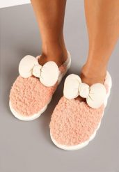Pomarańczowe Kapcie na Płaskiej Podeszwie z Kokardką Linnevra. Brązowe kapcie damskie Born2be, bez wzorów, z satyny, z okrągłym noskiem. Za 39.99 zł.