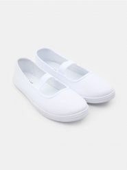 Baleriny - biały. Białe baleriny damskie Sinsay, bez wzorów, bez obcasa. Za 19.99 zł.