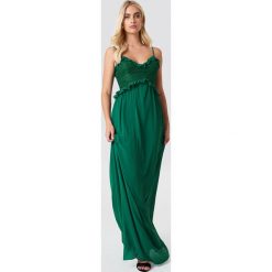 Trendyol Sukienka maxi z koronką i falbanką - Green. Sukienki damskie marki Trendyol. W wyprzedaży za 36.59 zł.