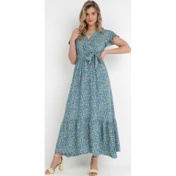 Niebieska Sukienka Lalosyne. Niebieskie sukienki damskie Born2be, s, z aplikacjami, bez kołnierzyka, bez ramiączek, maxi, kopertowe. Za 74.99 zł.