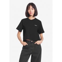 Koszulka sportowa damska Prosto Heavyweight z krótkim rękawem. Czarne koszulki sportowe damskie Prosto., bez wzorów, bez kołnierzyka, bez ramiączek. W wyprzedaży za 117.99 zł.