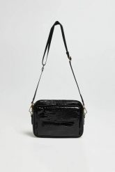 Torebka na ramię czarna. Czarne torby na ramię damskie MOODO, bez wzorów, z poliesteru, bez dodatków. Za 119.99 zł.