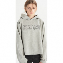 Bluza z kapturem w panterkę - Jasny szar. Szare bluzy damskie Sinsay, z motywem zwierzęcym. Za 59.99 zł.