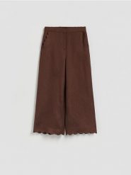 Spodnie z lnem - brązowy. Brązowe spodnie materiałowe damskie Reserved, l, bez wzorów, z wiskozy. Za 139.99 zł.