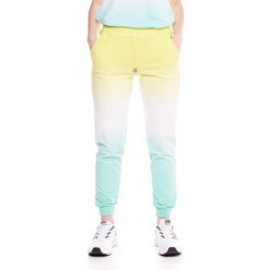 Spodnie dresowe z sznurek regulacyjny na co dzień. Żółte obuwie sportowe damskie LEONE 1947 APPAREL, bez wzorów, z bawełny, na fitness i siłownię. Za 164.19 zł.