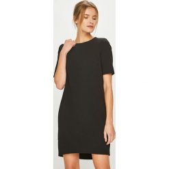 Jacqueline de Yong - Sukienka. Sukienki damskie Jacqueline de Yong. W wyprzedaży za 59.90 zł.