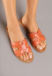 Pomarańczowe Klapki Basic z Wycięciami Varauri. Brązowe klapki damskie Renee, bez wzorów, z jeansu, eleganckie, bez obcasa, na płaskiej podeszwie. Za 59.99 zł.