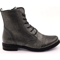 Edeo czarne Trzewiki botki workery czarny metalik. Czarne botki damskie Edeo, na zimę, z polaru, klasyczne, bez obcasa, na obcasie, bez zapięcia. W wyprzedaży za 319.00 zł.