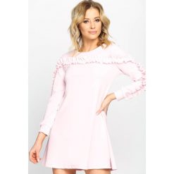 Różowa Sukienka Ruffle Sleeves. Czerwone sukienki damskie Born2be, z falbankami, z długim rękawem. Za 54.99 zł.