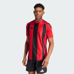 Koszulka Striped 24. Czarne koszulki sportowe męskie Adidas, xl, bez wzorów, bez kołnierzyka, bez ramiączek, do piłki nożnej. Za 94.99 zł.