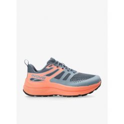 Buty trailowe damskie Inov-8 TrailFly Max Wide. Brązowe obuwie sportowe damskie Inov-8, bez wzorów, do biegania. Za 618.99 zł.