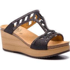 Klapki SCHOLL - Elettra F27482 1004 360 Black. Czarne klapki damskie Scholl, bez wzorów, z materiału, bez obcasa, na obcasie, bez zapięcia. W wyprzedaży za 269.00 zł.