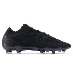Korki męskie New Balance TEKELA ELITE FG V5 ST1FLTB5 – czarne. Czarne buty sportowe męskie New Balance, z włókna, bez zapięcia, do piłki nożnej. Za 1,049.99 zł.