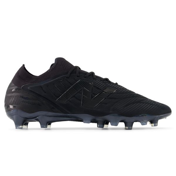 Korki męskie New Balance TEKELA ELITE FG V5 ST1FLTB5 – czarne. Czarne buty sportowe męskie New Balance, z włókna, bez zapięcia, do piłki nożnej. Za 1,049.99 zł.