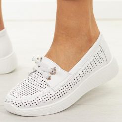 Białe ażurowe skórzane półbuty damskie T.Sokolski 638. Białe obuwie sportowe damskie Sokolski, na jesień, w ażurowe wzory, z jeansu, casualowe, z okrągłym noskiem, bez obcasa, na płaskiej podeszwie, bez zapięcia. Za 219.00 zł.