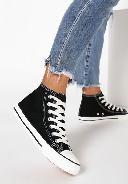 Czarne Trampki Aqiafa. Czarne trampki i tenisówki damskie Born2be, bez wzorów, z gumy, bez zapięcia. Za 59.99 zł.