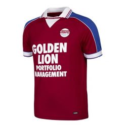 Koszulka retro piłkarska dla dorosłych - Servette FC 1998-99 - Czerwony. Czerwone koszulki sportowe męskie COPA FOOTBALL, bez wzorów, bez kołnierzyka, bez ramiączek, do piłki nożnej. Za 298.21 zł.
