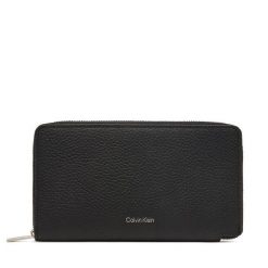 Portfel Calvin Klein. Czarne portfele męskie Calvin Klein, bez wzorów. Za 369.99 zł.