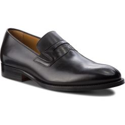 Półbuty TOMMY HILFIGER - Classic Tailored Loafer FM0FM01541 Black 990. Czarne eleganckie półbuty Tommy Hilfiger, ze skóry. W wyprzedaży za 499.00 zł.