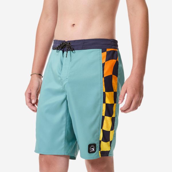 Spodenki surfingowe dla dzieci Decathlon 900 Checkboard. Brązowe kąpielówki dla chłopców Decathlon, na lato, bez wzorów, z materiału, młodzieżowe. Za 79.99 zł.